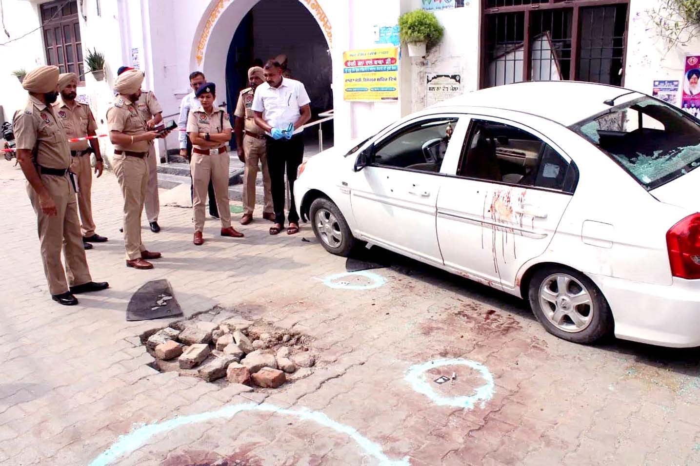 फिरोजपुर में दिनदहाड़े चली गोलियां, एक लड़की समेत तीन लोगों की मौत